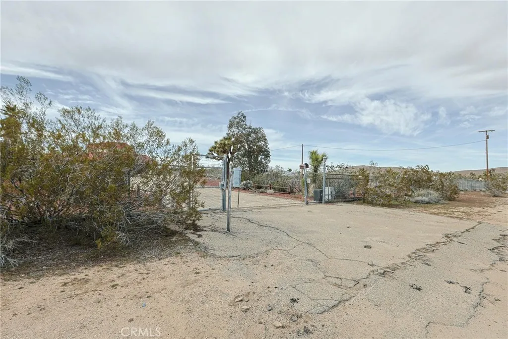3150 Julcrest, Yucca Valley, California 92284 home-pic-64