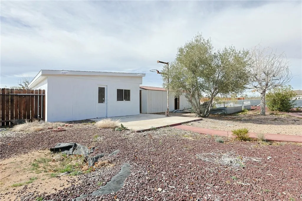 3150 Julcrest, Yucca Valley, California 92284 home-pic-58