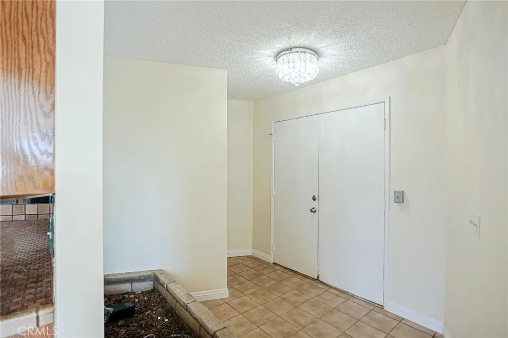 3150 Julcrest, Yucca Valley, California 92284 home-pic-9