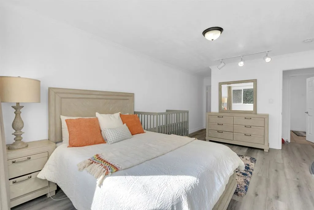 2500 2500 Miramar Ave 203, Castro Valley, California 94546 home-pic-15