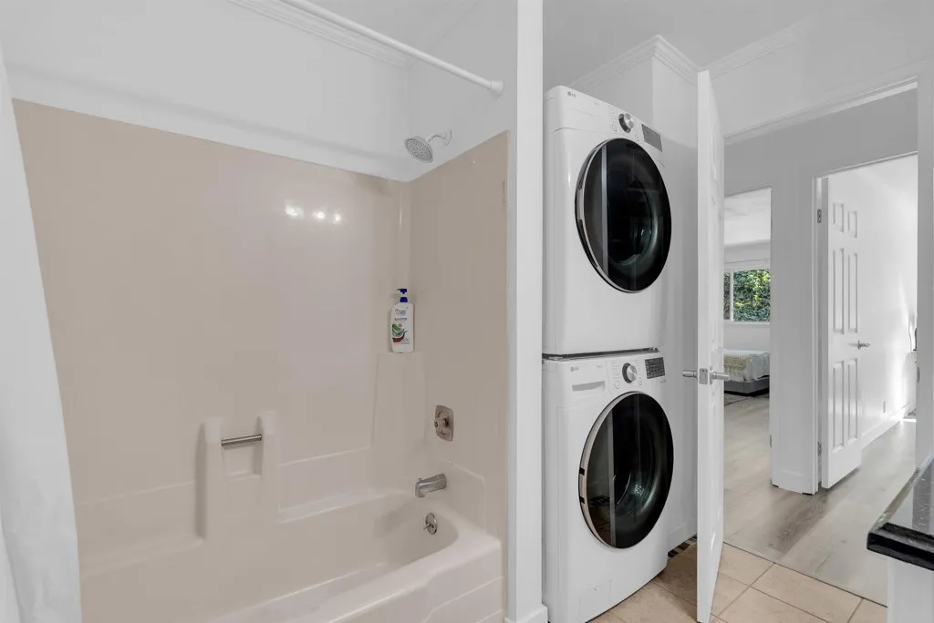 2500 2500 Miramar Ave 203, Castro Valley, California 94546 home-pic-13