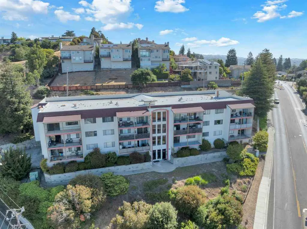 2500 2500 Miramar Ave 203, Castro Valley, California 94546 home-pic-18