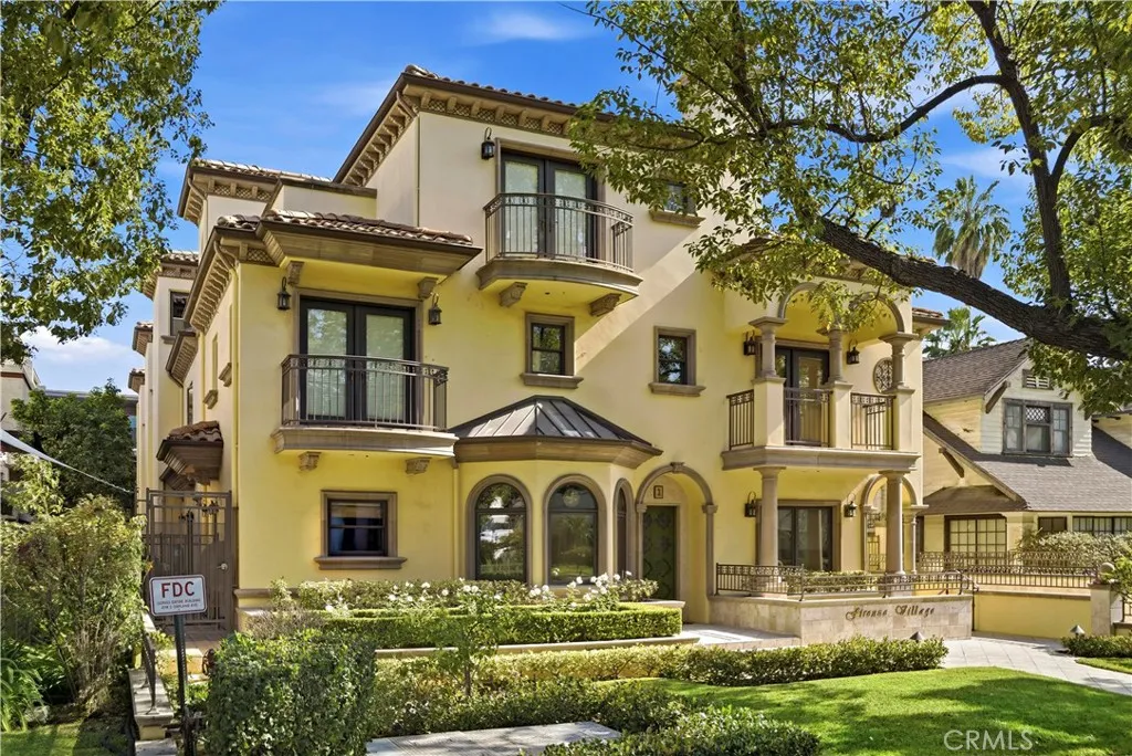 478 S Oakland Ave 2, Pasadena, California 91101 home-pic-1