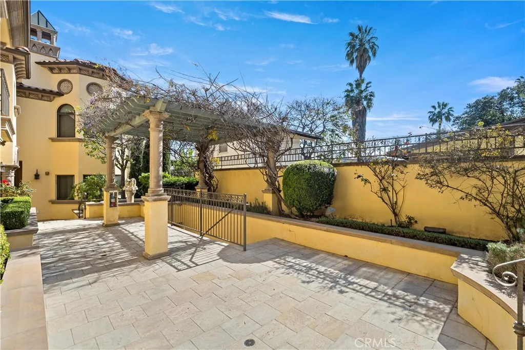 478 S Oakland Ave 2, Pasadena, California 91101 home-pic-37