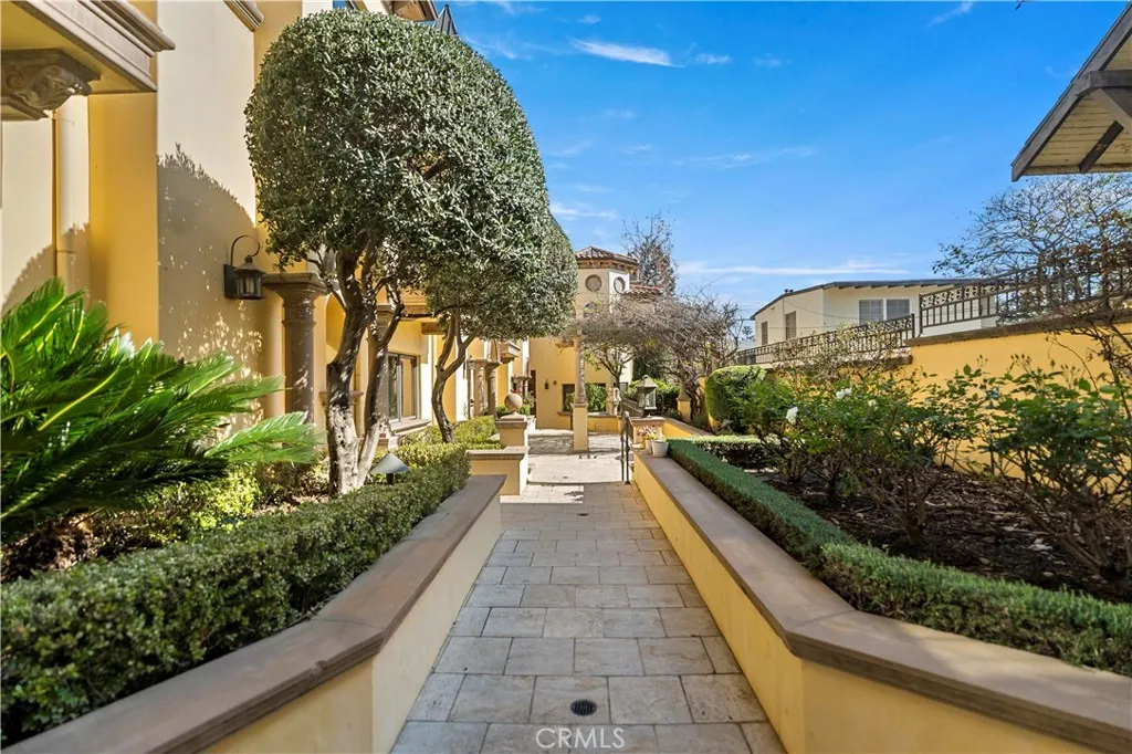 478 S Oakland Ave 2, Pasadena, California 91101 home-pic-36