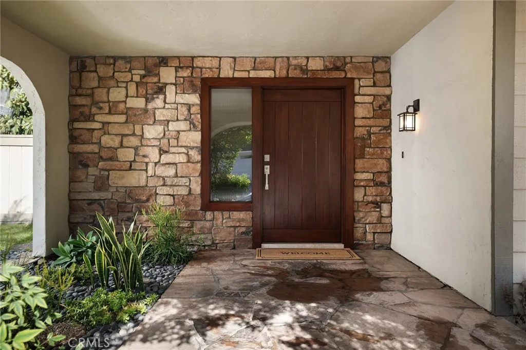 6215 Malaga Court, Long Beach, California 90803 home-pic-6