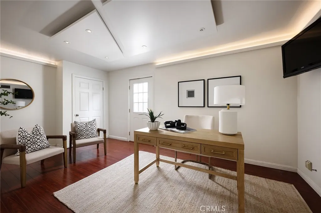 6215 Malaga Court, Long Beach, California 90803 home-pic-22