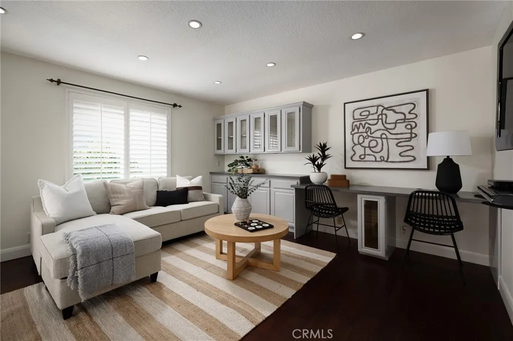 6215 Malaga Court, Long Beach, California 90803 home-pic-24