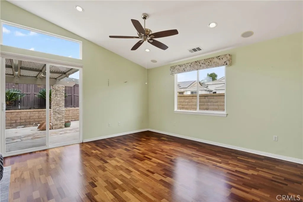 399 Cabrera, Hemet, California 92545 home-pic-15