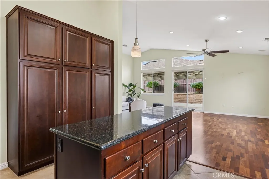 399 Cabrera, Hemet, California 92545 home-pic-18
