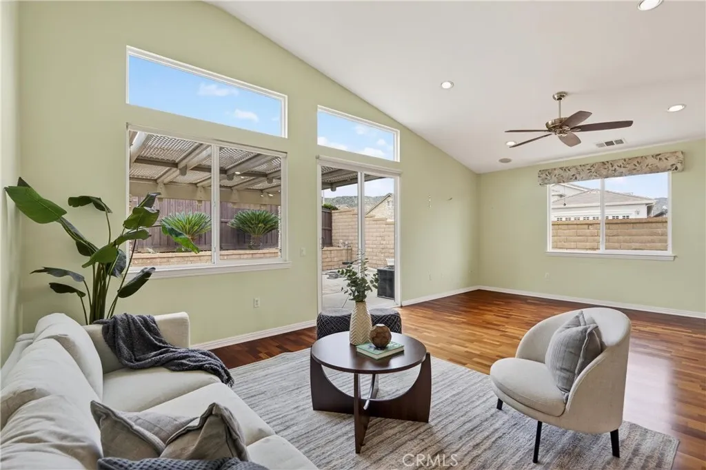399 Cabrera, Hemet, California 92545 home-pic-9