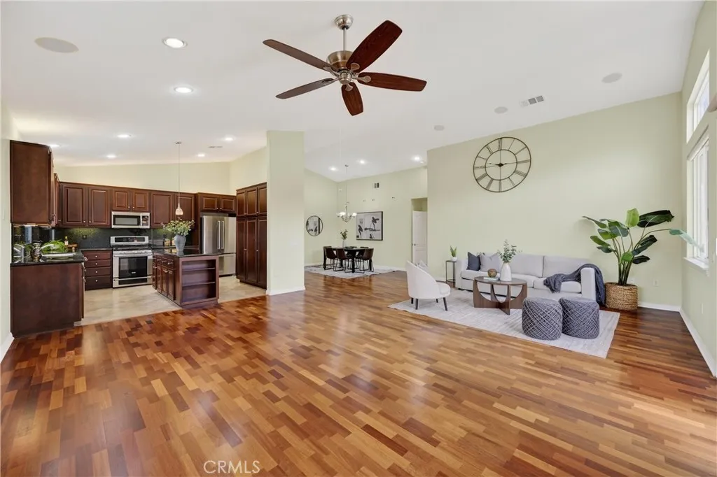399 Cabrera, Hemet, California 92545 home-pic-10