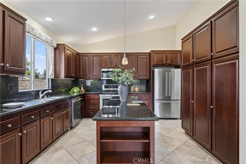 399 Cabrera, Hemet, California 92545 home-pic-16