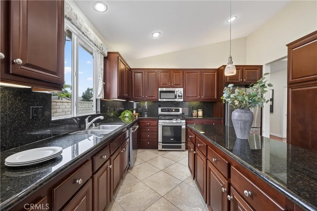 399 Cabrera, Hemet, California 92545 home-pic-19