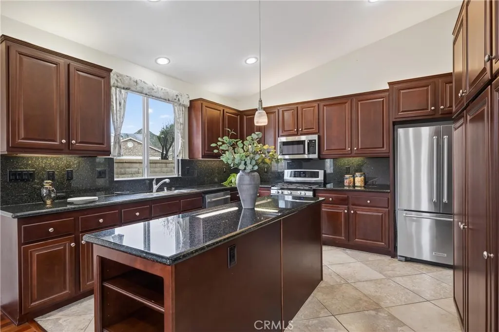 399 Cabrera, Hemet, California 92545 home-pic-17