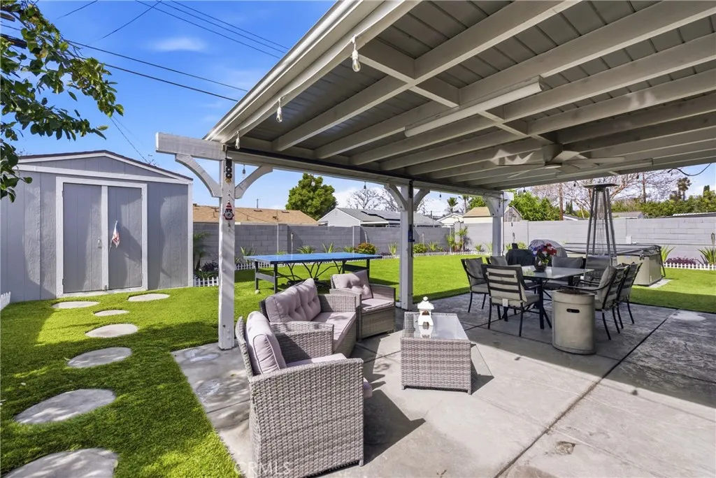 2235 Clover, Simi Valley, California 93065 home-pic-15