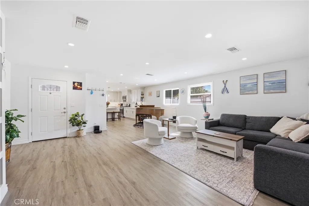 2235 Clover, Simi Valley, California 93065 home-pic-19