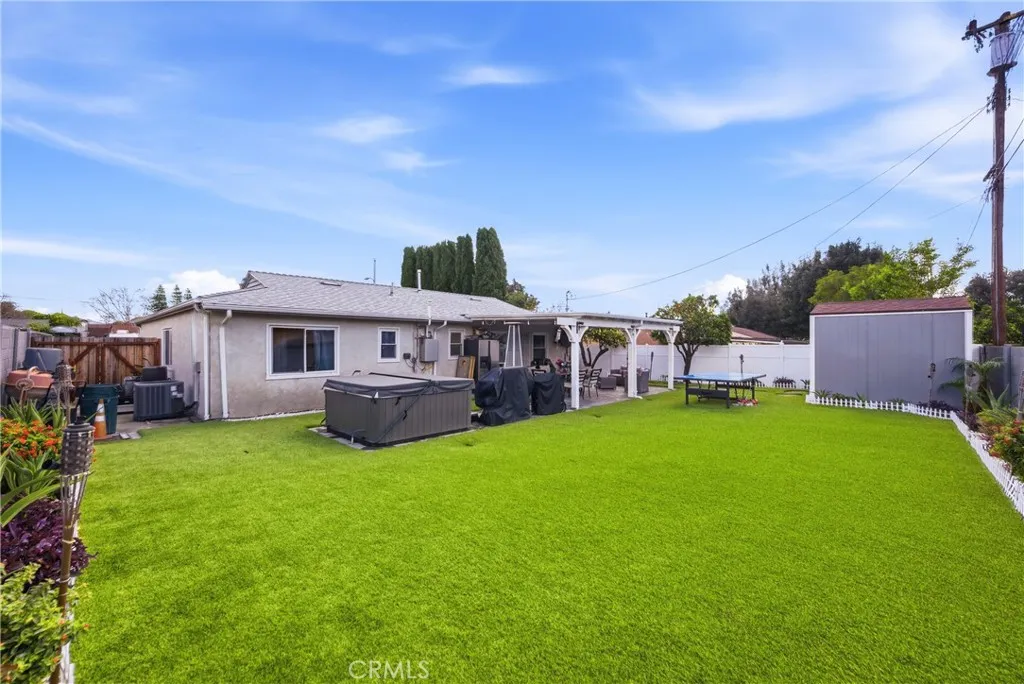 2235 Clover, Simi Valley, California 93065 home-pic-13