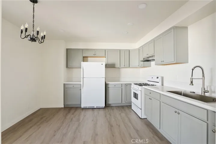 Unit 4 Kitchen