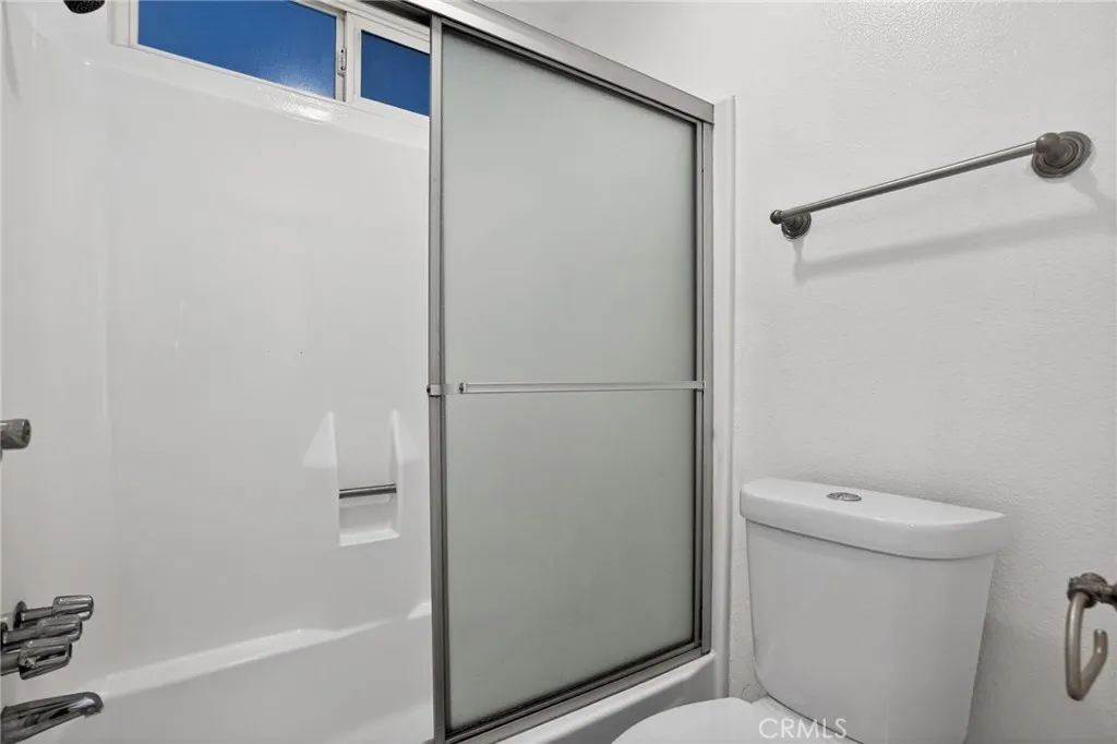 17847 Beneda Ln 4, Canyon Country, California 91351 home-pic-14