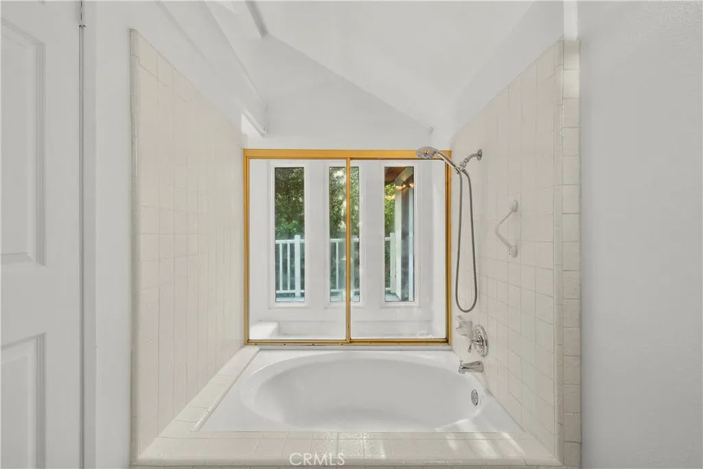11926 Rexbon, Granada Hills, California 91344 home-pic-21
