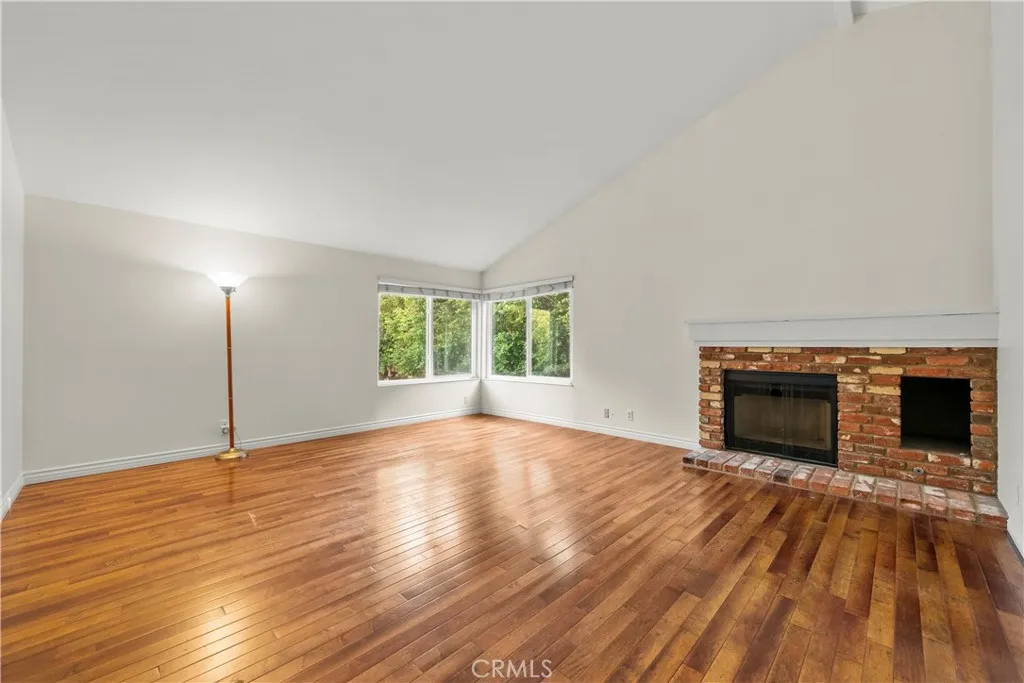 11926 Rexbon, Granada Hills, California 91344 home-pic-17
