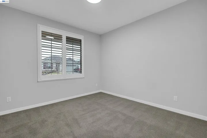 Guest room in street level