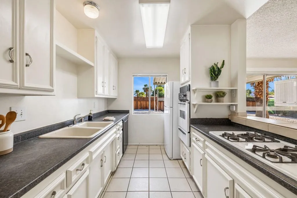 42570 Stephani Circle, Palm Desert, California 92260 home-pic-18
