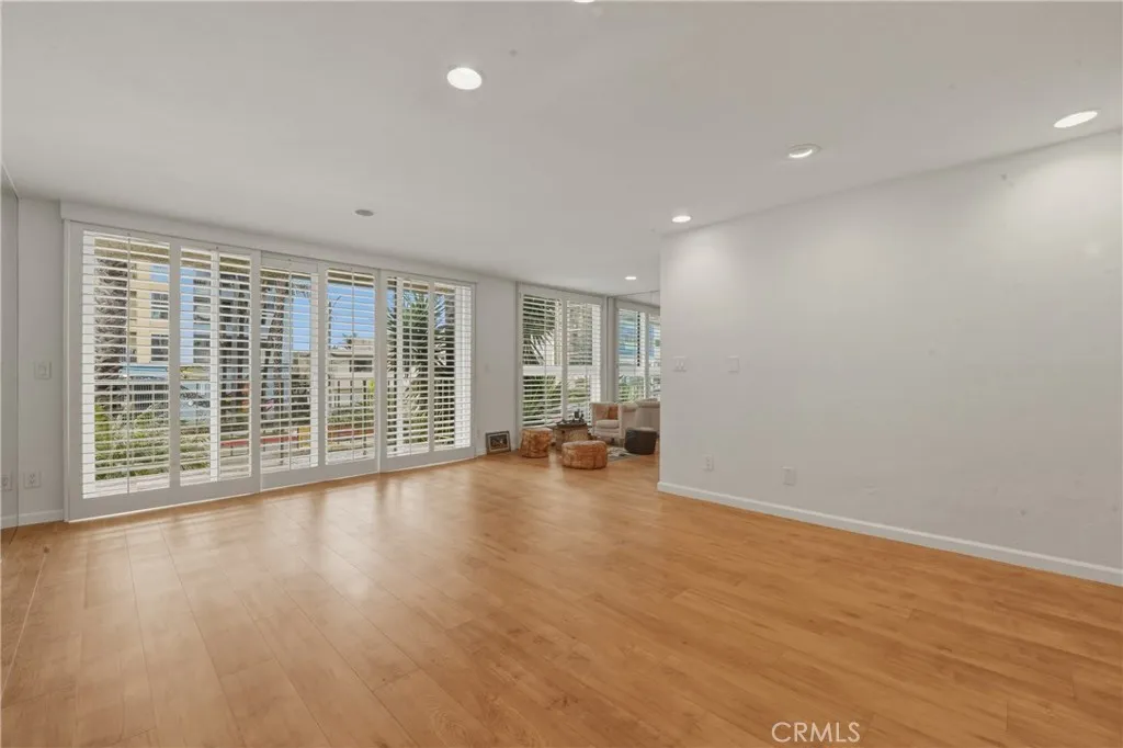 1803 E Ocean 201, Long Beach, California 90802 home-pic-10