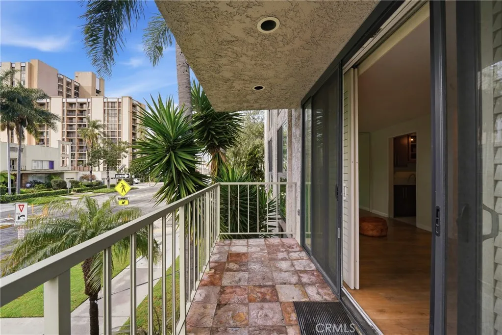 1803 E Ocean 201, Long Beach, California 90802 home-pic-35