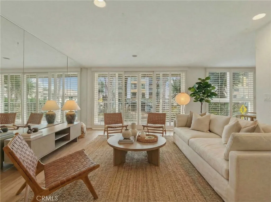 1803 E Ocean 201, Long Beach, California 90802 home-pic-6