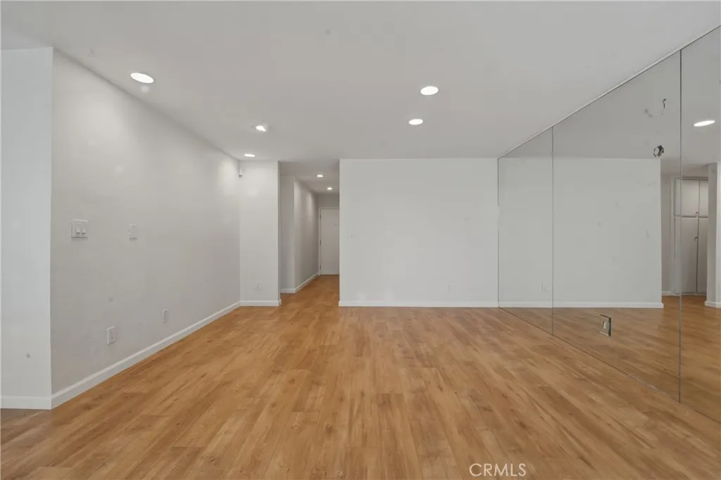 1803 E Ocean 201, Long Beach, California 90802 home-pic-11