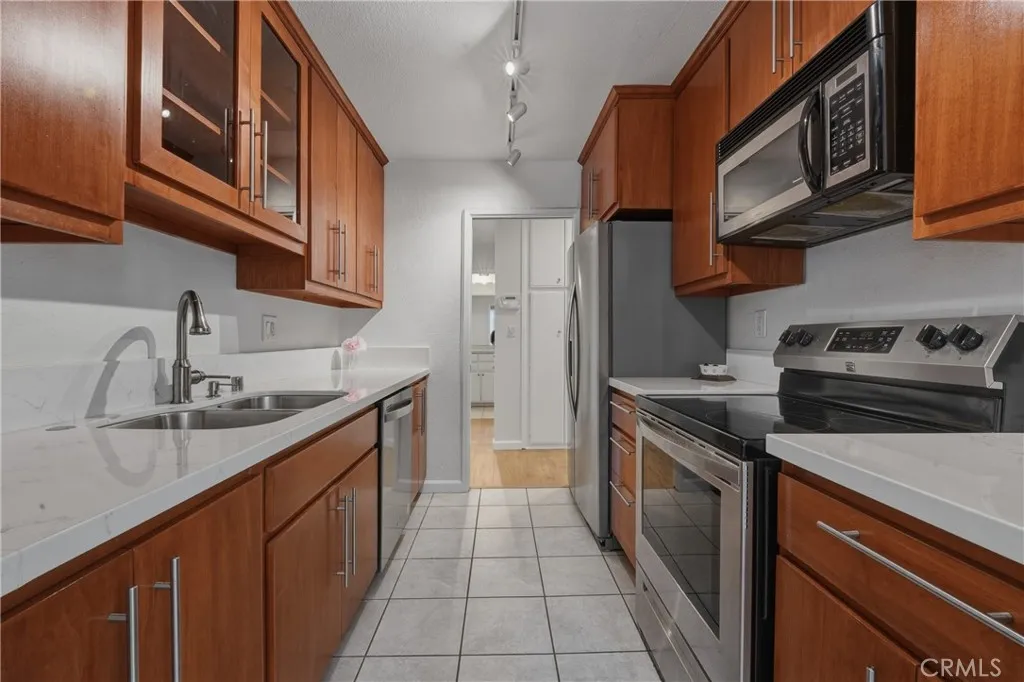 1803 E Ocean 201, Long Beach, California 90802 home-pic-16