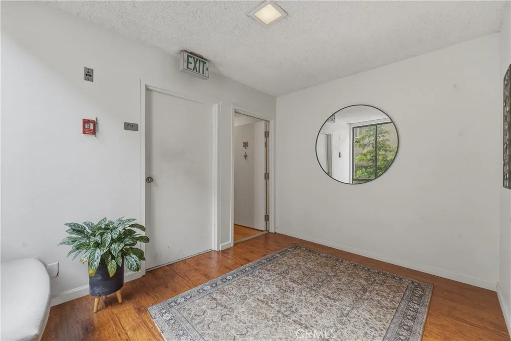 1803 E Ocean 201, Long Beach, California 90802 home-pic-3