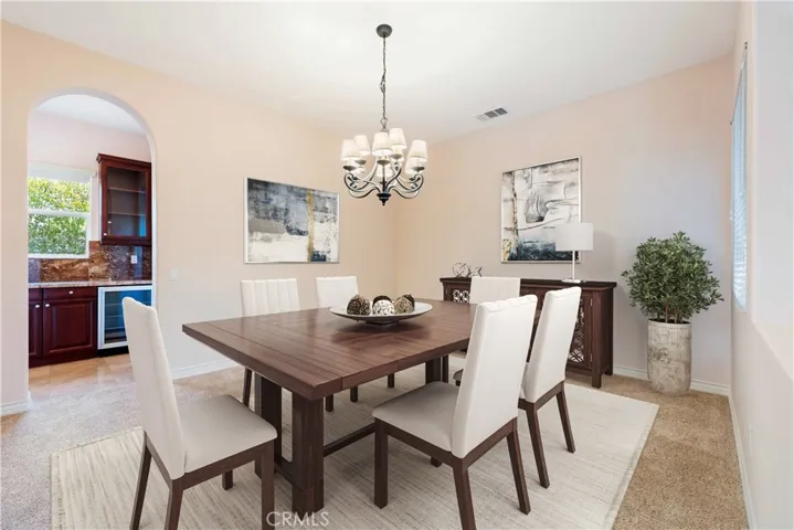 Formal dine is Virtually staged