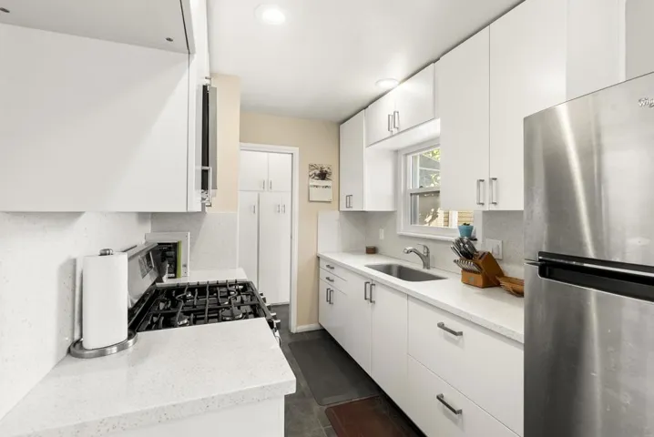 4020 Remodeled kitchen