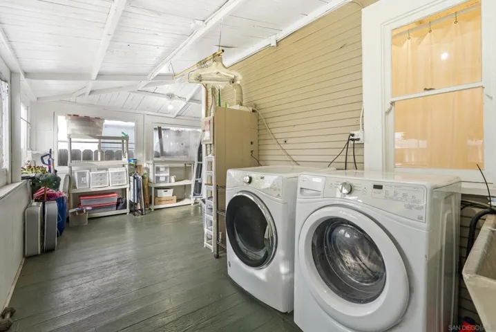 Common area washer/dryer for both units