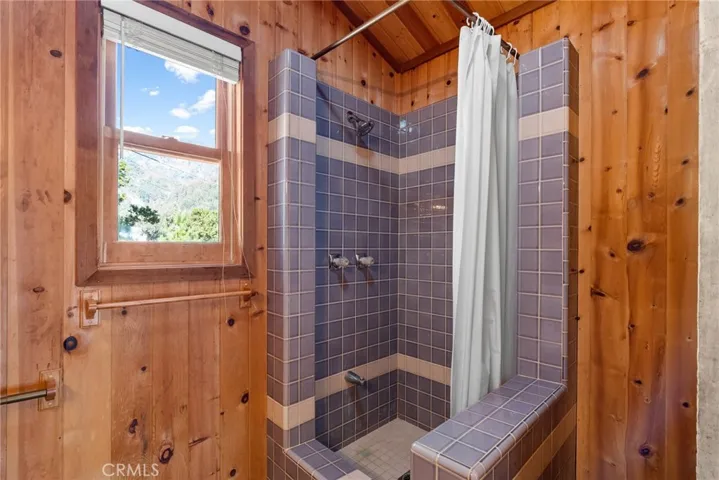 Guest House Bathroom