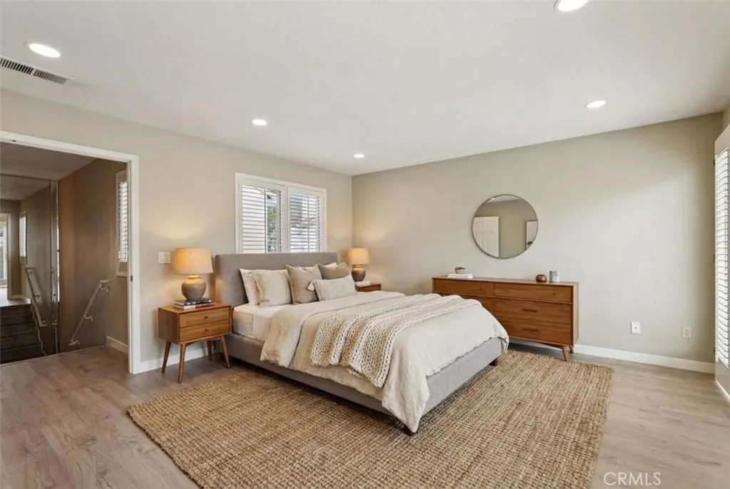 369 Avenida Granada, Long Beach, California 90814 home-pic-23