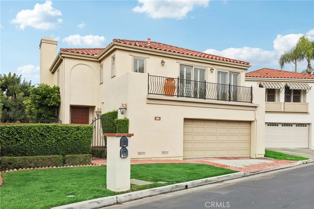 369 Avenida Granada, Long Beach, California 90814 home-pic-1