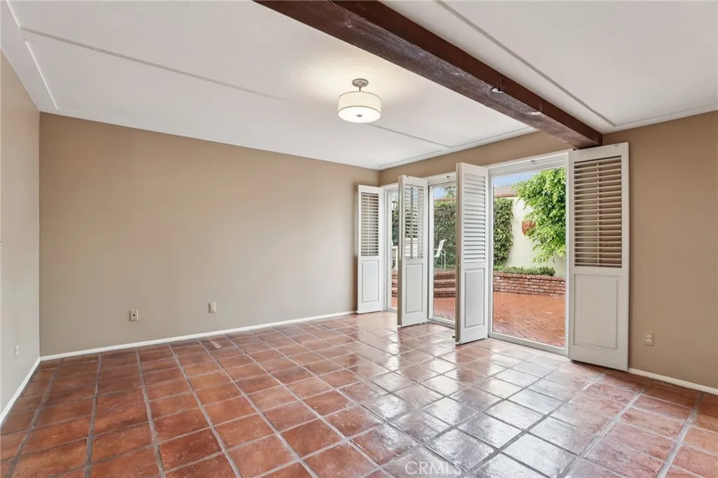 369 Avenida Granada, Long Beach, California 90814 home-pic-9