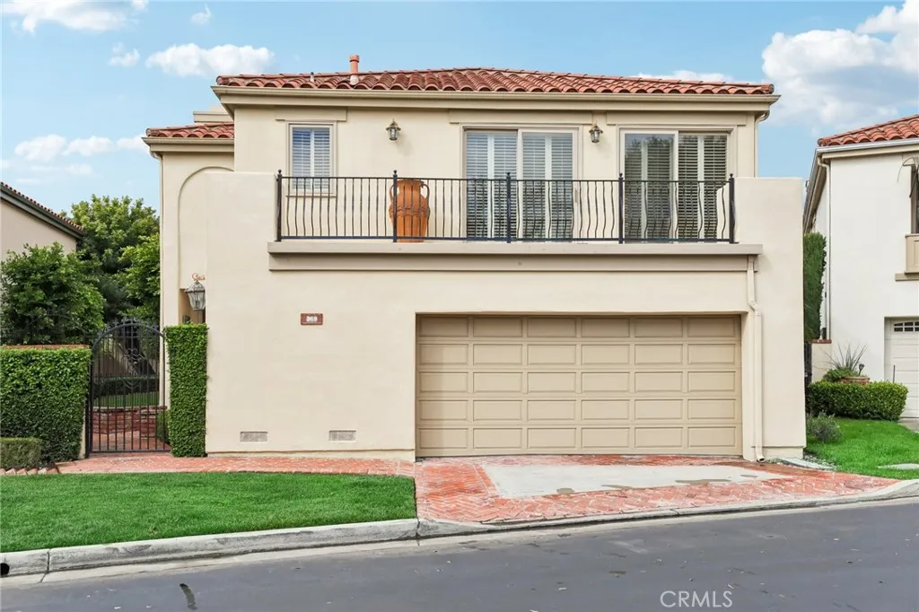 369 Avenida Granada, Long Beach, California 90814 home-pic-0