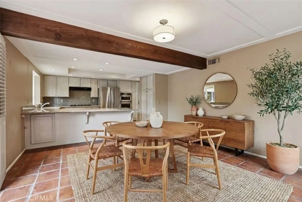 369 Avenida Granada, Long Beach, California 90814 home-pic-6