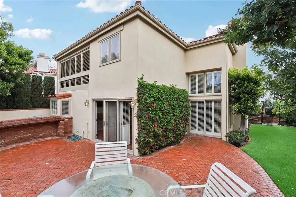 369 Avenida Granada, Long Beach, California 90814 home-pic-35
