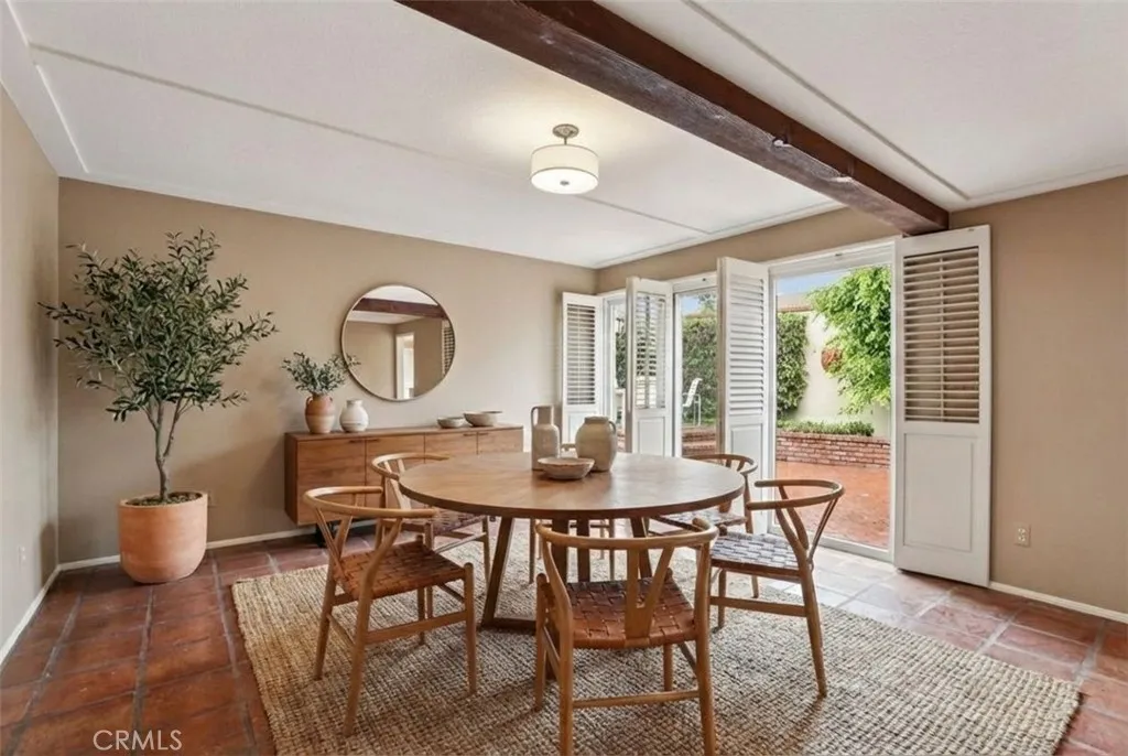 369 Avenida Granada, Long Beach, California 90814 home-pic-8
