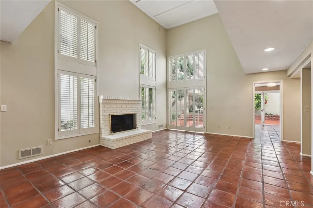 369 Avenida Granada, Long Beach, California 90814 home-pic-5