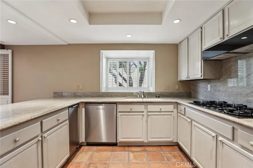 369 Avenida Granada, Long Beach, California 90814 home-pic-10