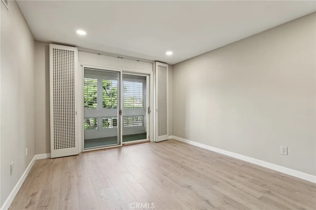 369 Avenida Granada, Long Beach, California 90814 home-pic-28