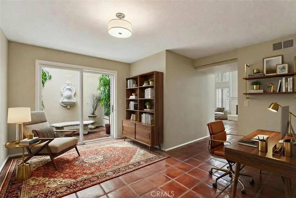 369 Avenida Granada, Long Beach, California 90814 home-pic-13