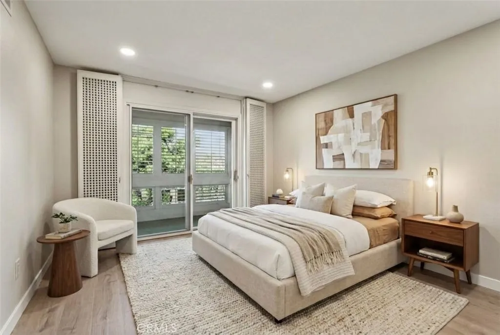 369 Avenida Granada, Long Beach, California 90814 home-pic-27